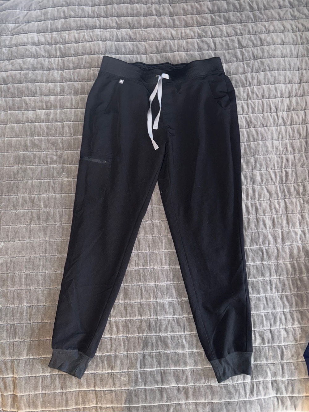 Figs Women's Black Jogger scrub pants  Zamora